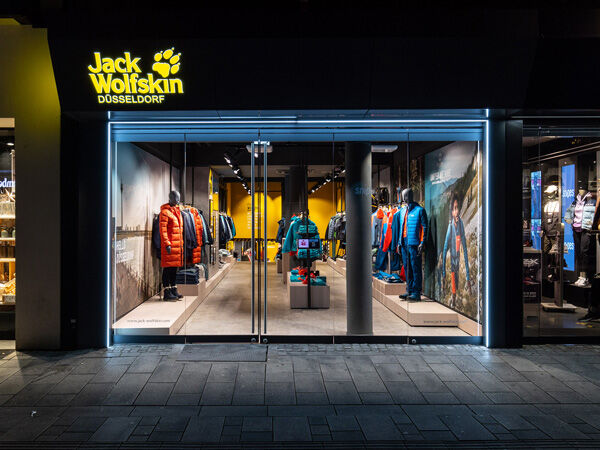 Gewaad haar orkest JACK WOLFSKIN STORE: Düsseldorf, Mittelstraße 20 – JACK WOLFSKIN