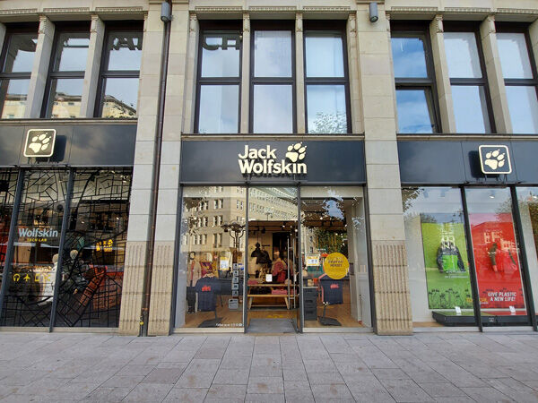 JACK WOLFSKIN STORE: Mönckebergstrasse 31 – JACK WOLFSKIN