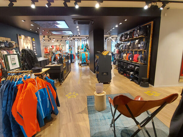 komedie fontein Kritiek JACK WOLFSKIN STORE: Hamburg, Mönckebergstrasse 31 – JACK WOLFSKIN