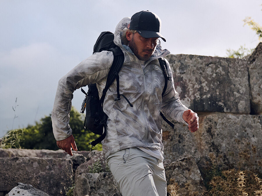 Buy lightweight hiking products JACK for men WOLFSKIN online –