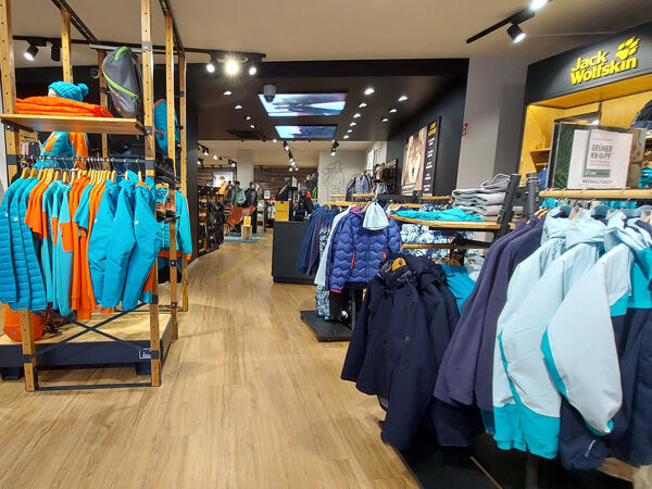 heilig Overgang Denk vooruit JACK WOLFSKIN STORE: Hamburg, Mönckebergstrasse 31 – JACK WOLFSKIN